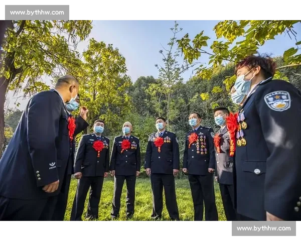 杨程晒与马斯切拉诺合影：昔日战友的足球情缘与执教征程的期许
