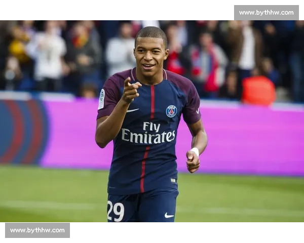 法甲年度最佳阵容揭晓，姆巴佩领衔众星闪耀！