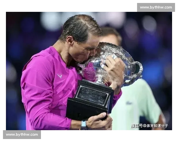 英雄惜英雄！网球颁奖礼上，老对手送上最真挚祝福